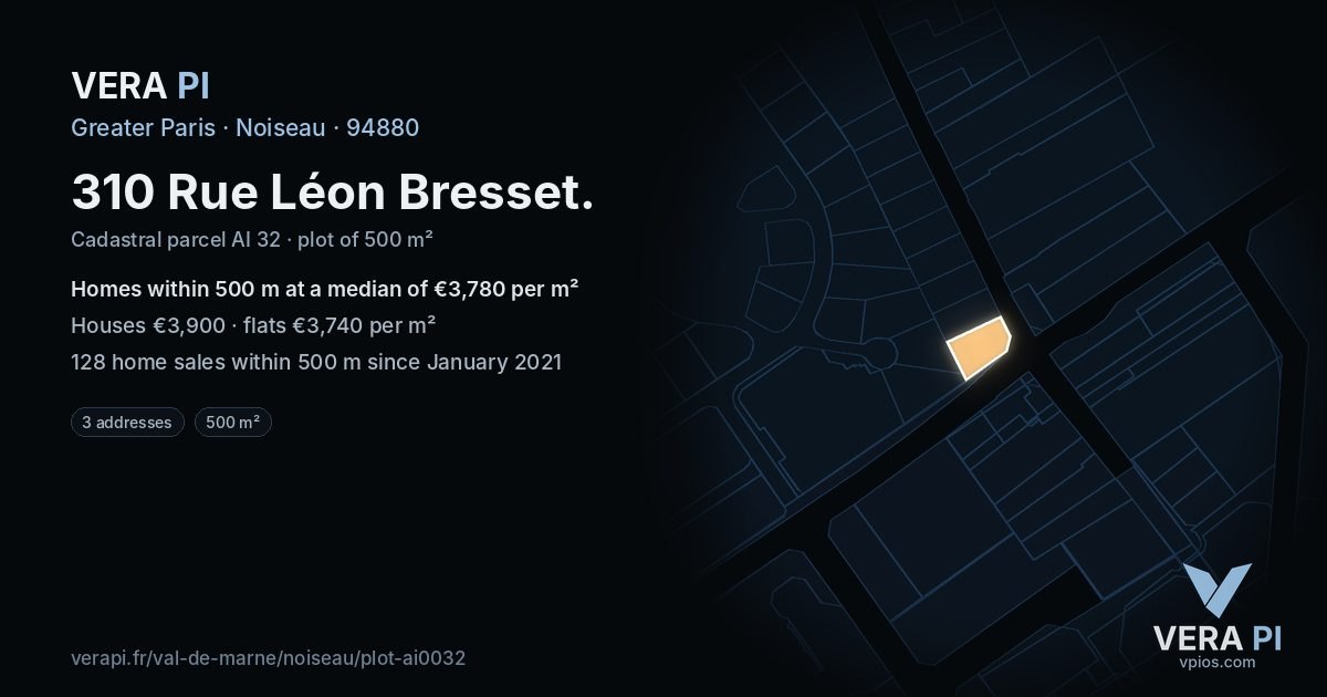 310 Rue Léon Bresset, Noiseau at night – the plot lit, the parcels around coloured by the prices near them