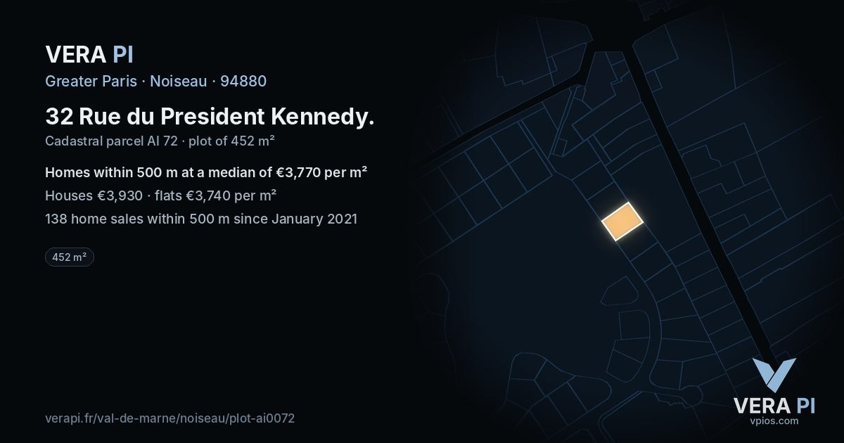 32 Rue du President Kennedy, Noiseau at night – the plot lit, the parcels around coloured by the prices near them