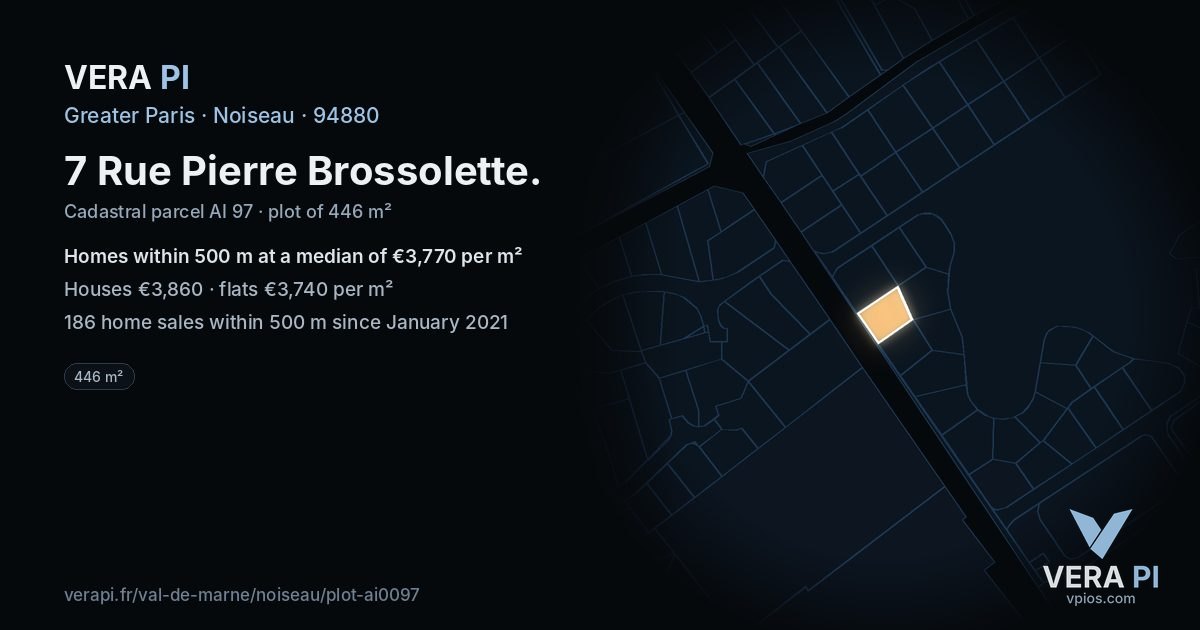 7 Rue Pierre Brossolette, Noiseau at night – the plot lit, the parcels around coloured by the prices near them
