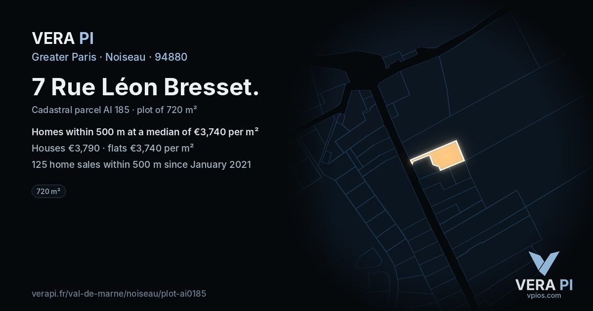 7 Rue Léon Bresset, Noiseau at night – the plot lit, the parcels around coloured by the prices near them