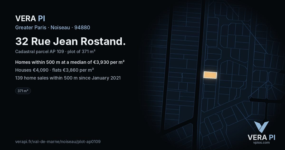 32 Rue Jean Rostand, Noiseau at night – the plot lit, the parcels around coloured by the prices near them
