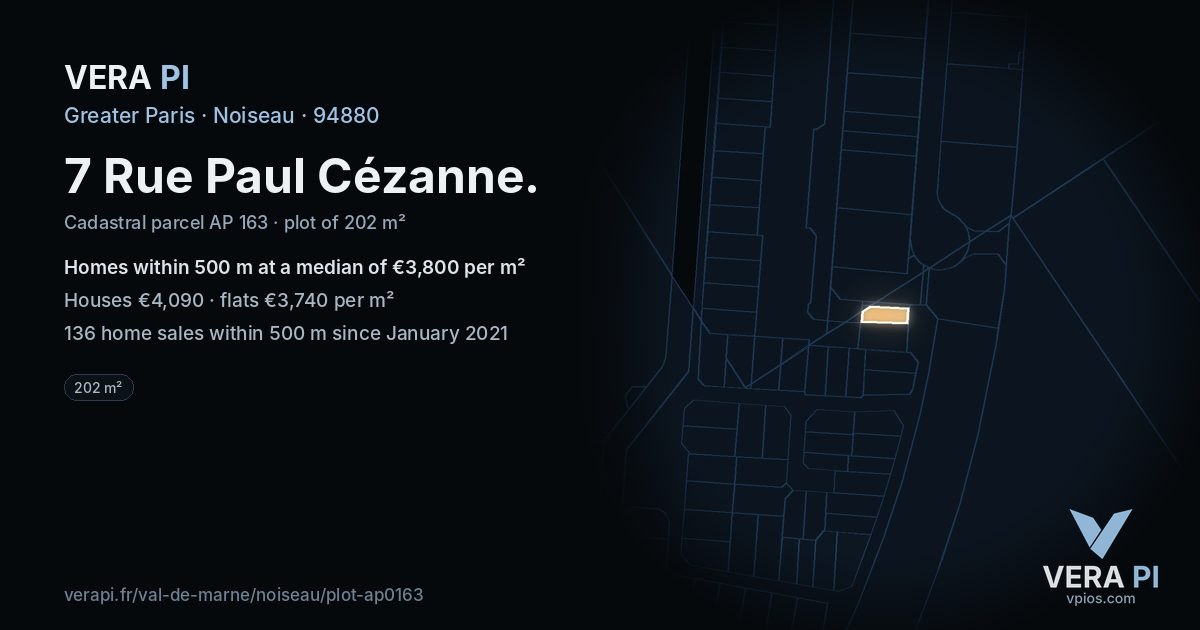 7 Rue Paul Cézanne, Noiseau at night – the plot lit, the parcels around coloured by the prices near them