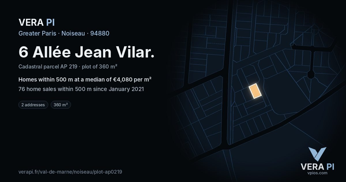 6 Allée Jean Vilar, Noiseau at night – the plot lit, the parcels around coloured by the prices near them