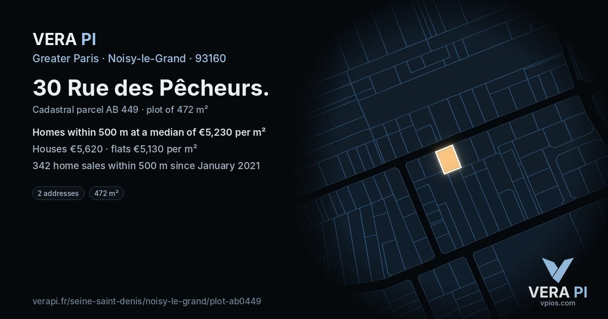 30 Rue des Pêcheurs, Noisy-le-Grand at night – the plot lit, the parcels around coloured by the prices near them