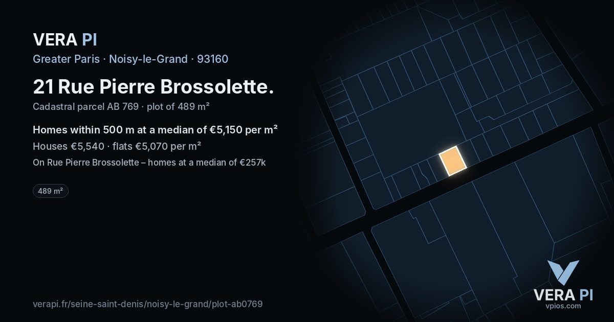 21 Rue Pierre Brossolette, Noisy-le-Grand at night – the plot lit, the parcels around coloured by the prices near them