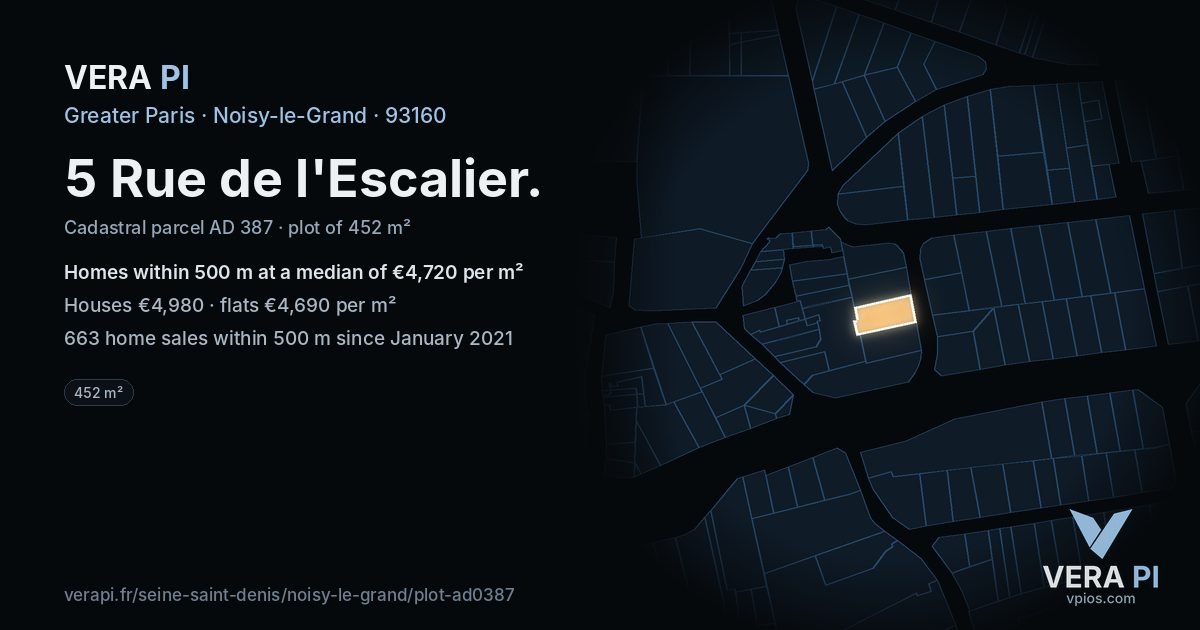 5 Rue de l'Escalier, Noisy-le-Grand at night – the plot lit, the parcels around coloured by the prices near them