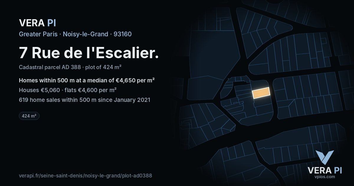 7 Rue de l'Escalier, Noisy-le-Grand at night – the plot lit, the parcels around coloured by the prices near them