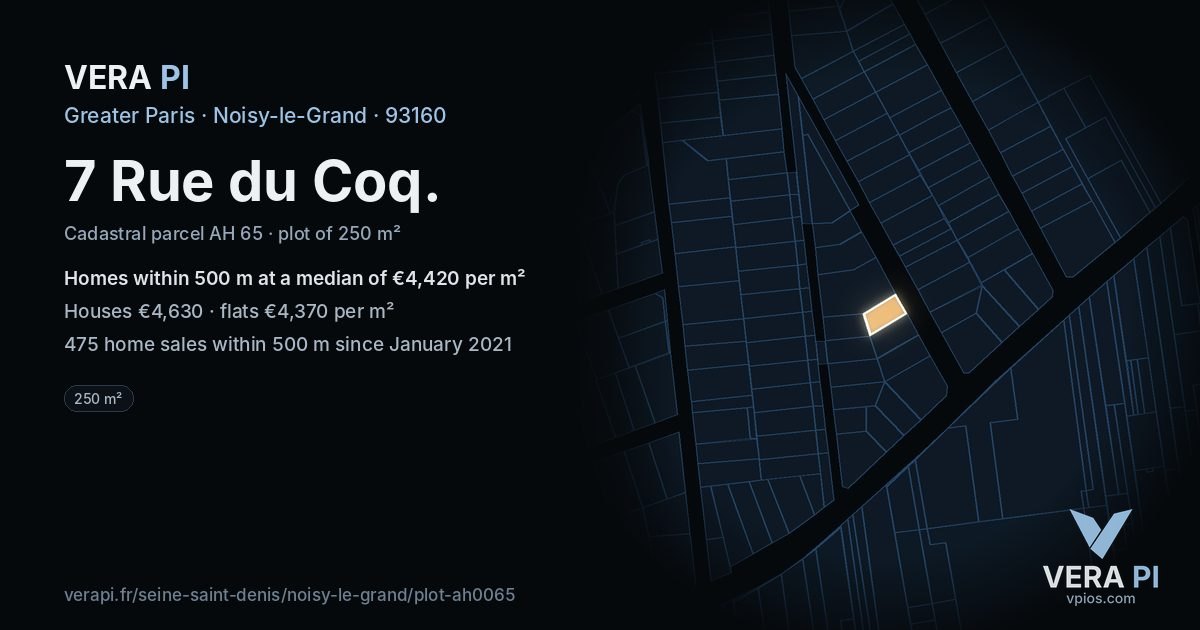 7 Rue du Coq, Noisy-le-Grand at night – the plot lit, the parcels around coloured by the prices near them