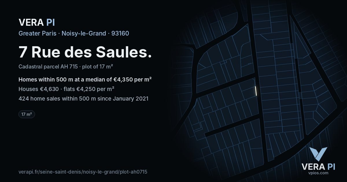7 Rue des Saules, Noisy-le-Grand at night – the plot lit, the parcels around coloured by the prices near them