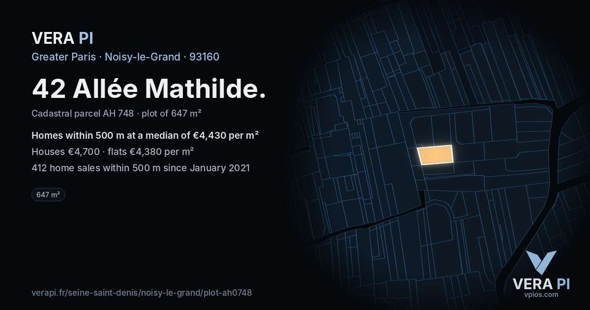 42 Allée Mathilde, Noisy-le-Grand at night – the plot lit, the parcels around coloured by the prices near them