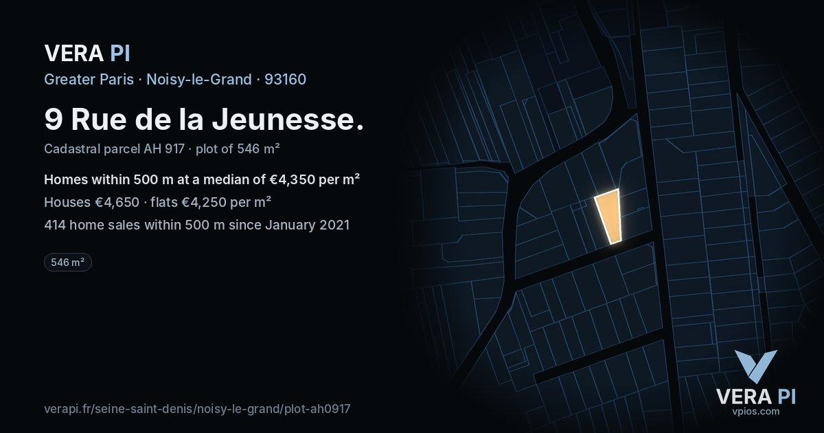 9 Rue de la Jeunesse, Noisy-le-Grand at night – the plot lit, the parcels around coloured by the prices near them