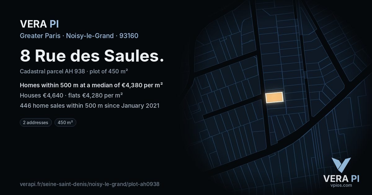 8 Rue des Saules, Noisy-le-Grand at night – the plot lit, the parcels around coloured by the prices near them