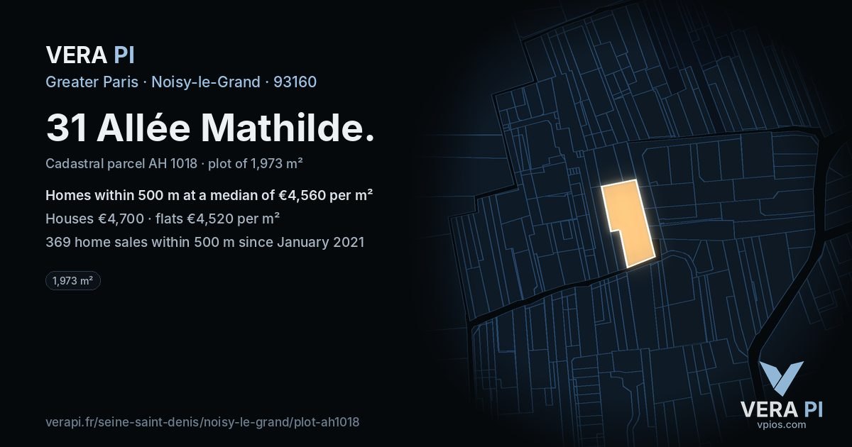 31 Allée Mathilde, Noisy-le-Grand at night – the plot lit, the parcels around coloured by the prices near them