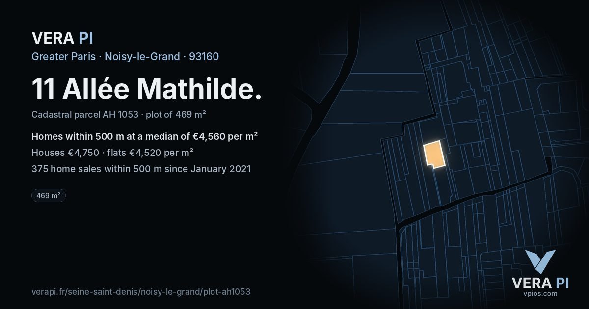 11 Allée Mathilde, Noisy-le-Grand at night – the plot lit, the parcels around coloured by the prices near them