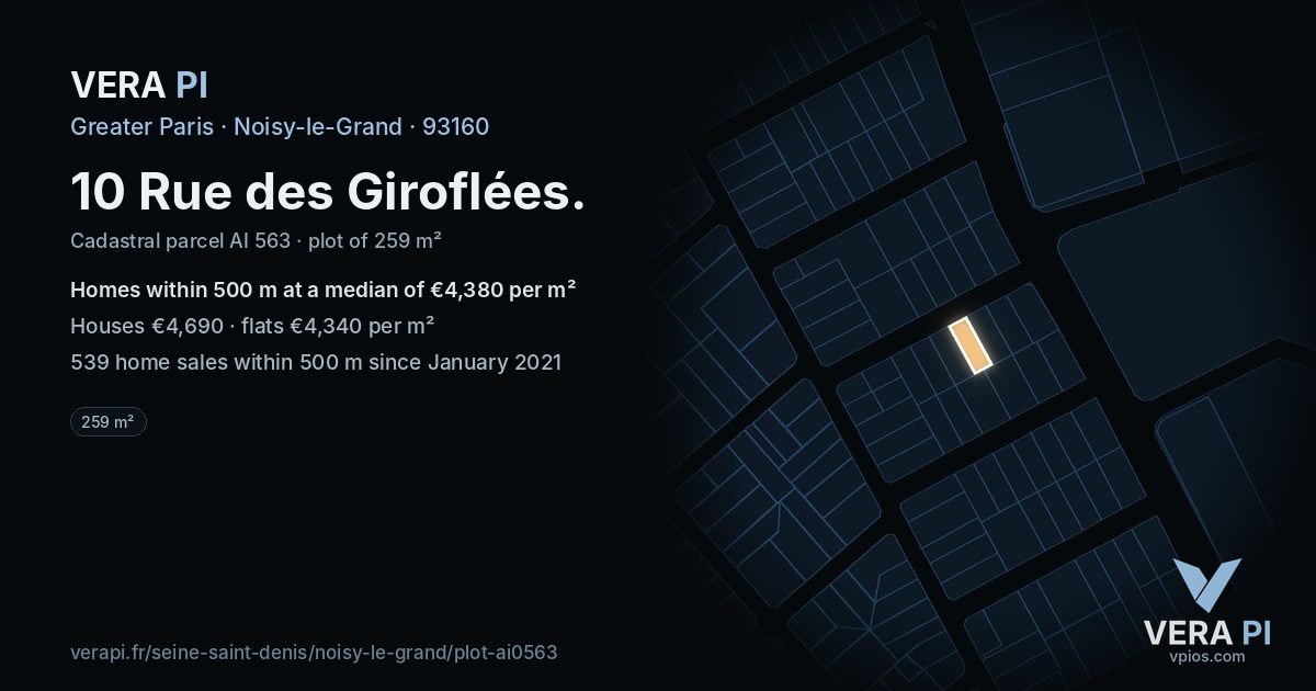10 Rue des Giroflées, Noisy-le-Grand at night – the plot lit, the parcels around coloured by the prices near them