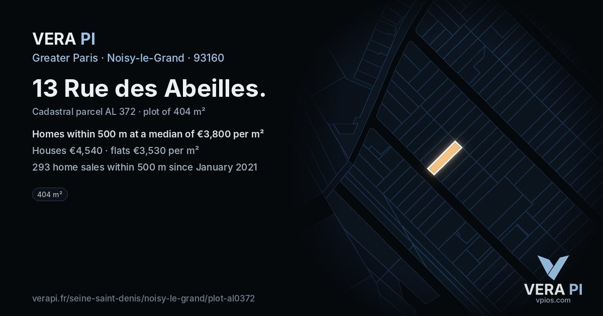 13 Rue des Abeilles, Noisy-le-Grand at night – the plot lit, the parcels around coloured by the prices near them