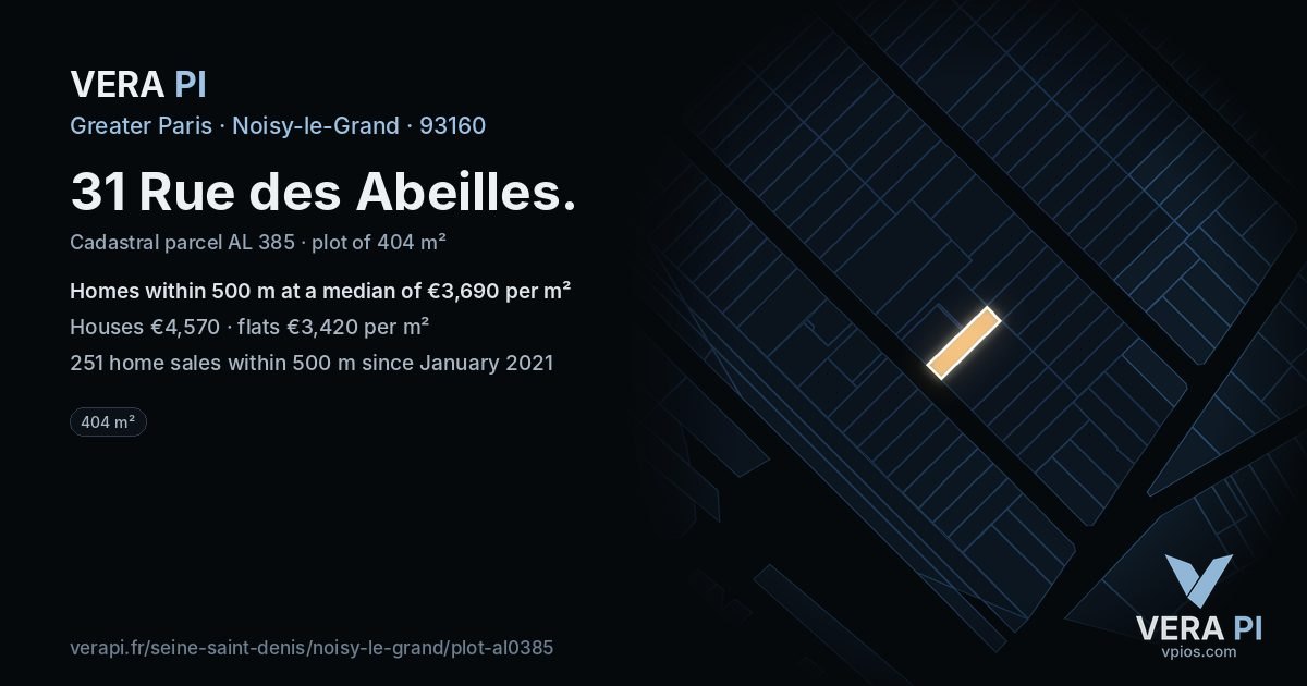 31 Rue des Abeilles, Noisy-le-Grand at night – the plot lit, the parcels around coloured by the prices near them
