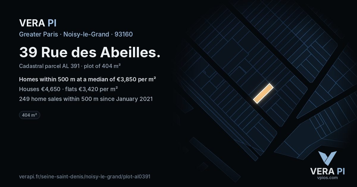 39 Rue des Abeilles, Noisy-le-Grand at night – the plot lit, the parcels around coloured by the prices near them