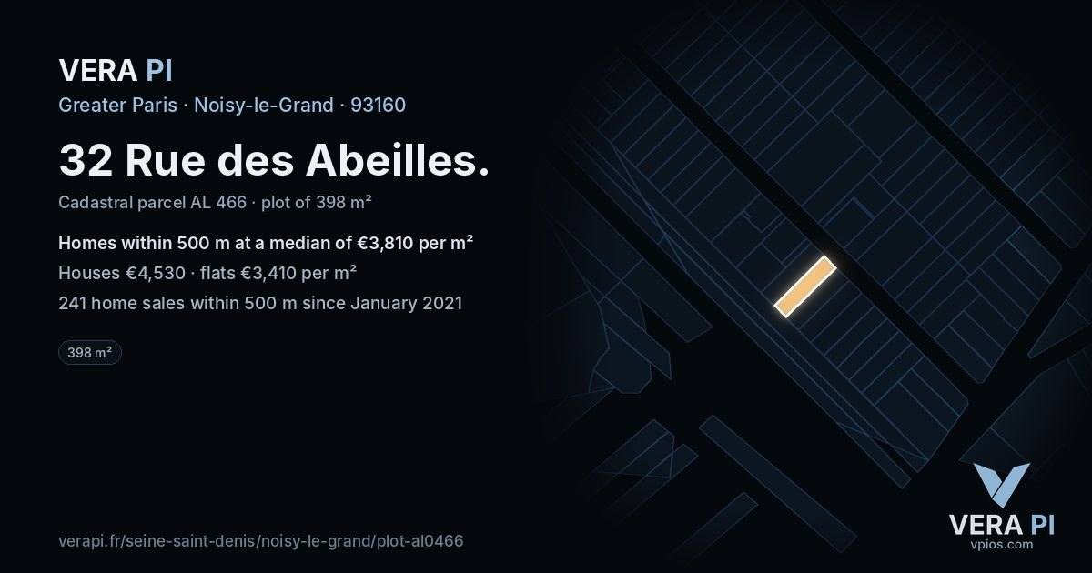 32 Rue des Abeilles, Noisy-le-Grand at night – the plot lit, the parcels around coloured by the prices near them