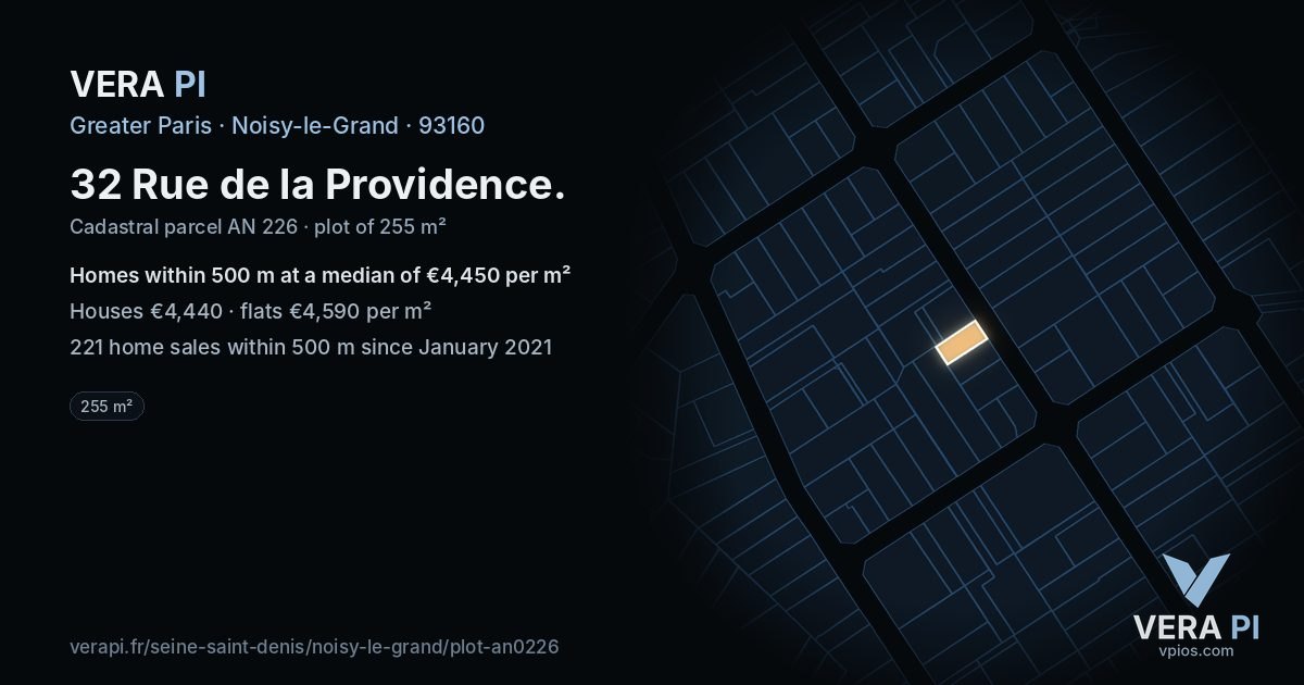 32 Rue de la Providence, Noisy-le-Grand at night – the plot lit, the parcels around coloured by the prices near them