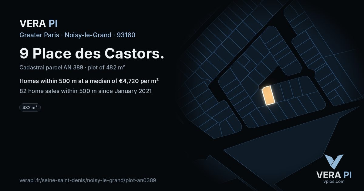9 Place des Castors, Noisy-le-Grand at night – the plot lit, the parcels around coloured by the prices near them