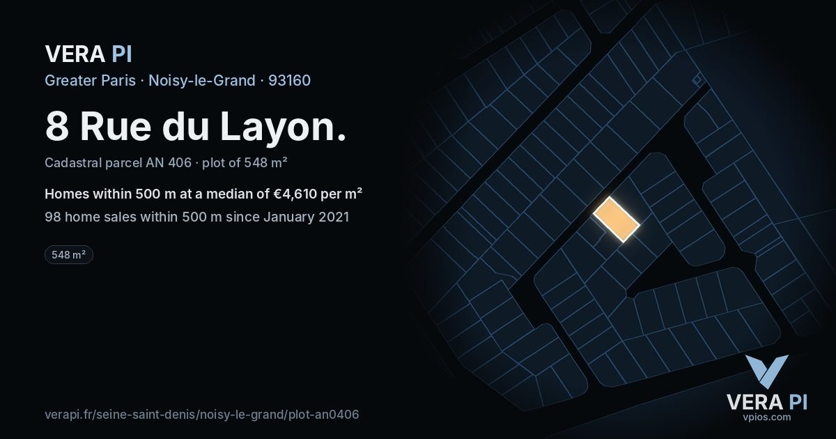8 Rue du Layon, Noisy-le-Grand at night – the plot lit, the parcels around coloured by the prices near them