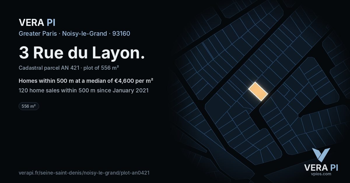 3 Rue du Layon, Noisy-le-Grand at night – the plot lit, the parcels around coloured by the prices near them