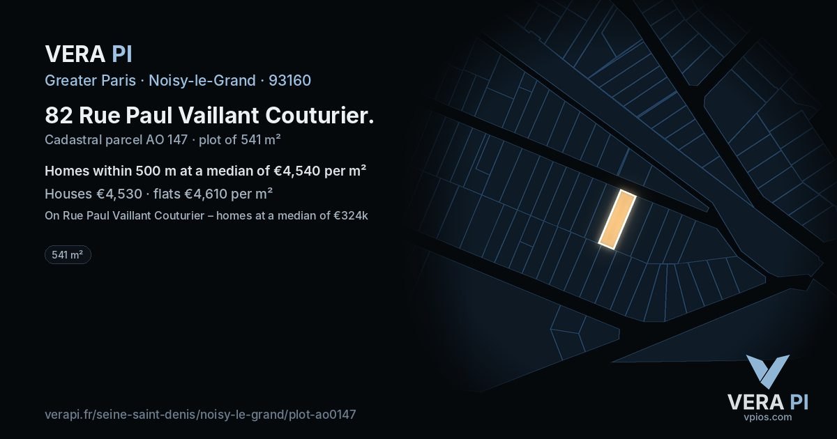 82 Rue Paul Vaillant Couturier, Noisy-le-Grand at night – the plot lit, the parcels around coloured by the prices near them