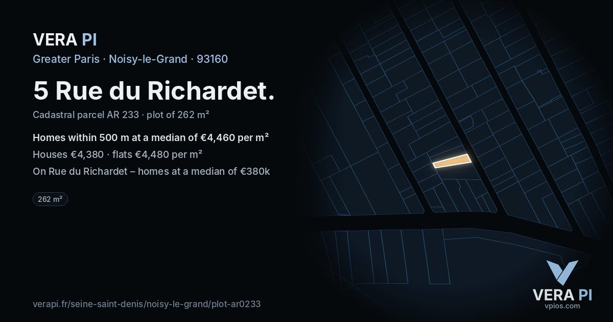 5 Rue du Richardet, Noisy-le-Grand at night – the plot lit, the parcels around coloured by the prices near them