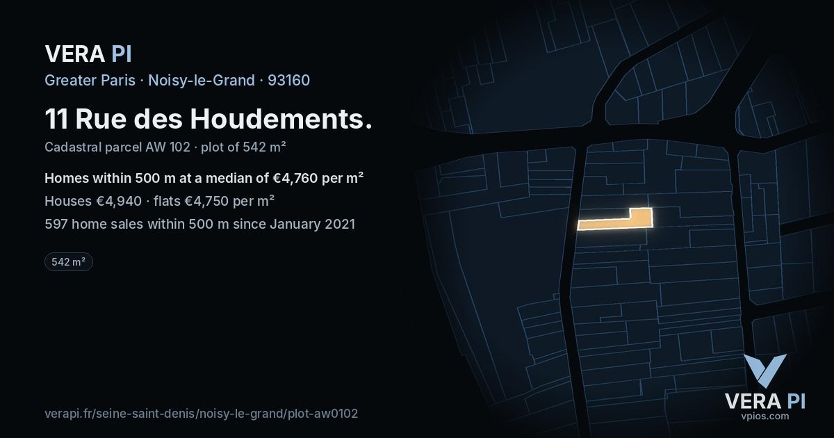 11 Rue des Houdements, Noisy-le-Grand at night – the plot lit, the parcels around coloured by the prices near them