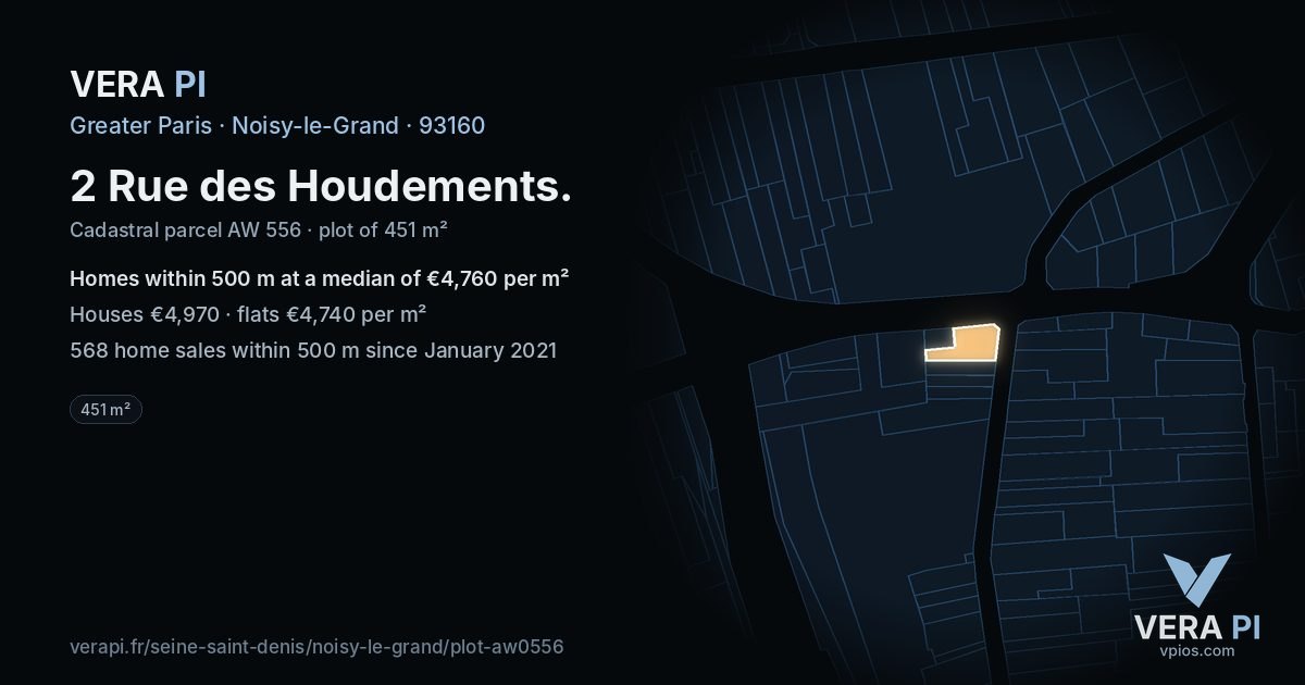 2 Rue des Houdements, Noisy-le-Grand at night – the plot lit, the parcels around coloured by the prices near them