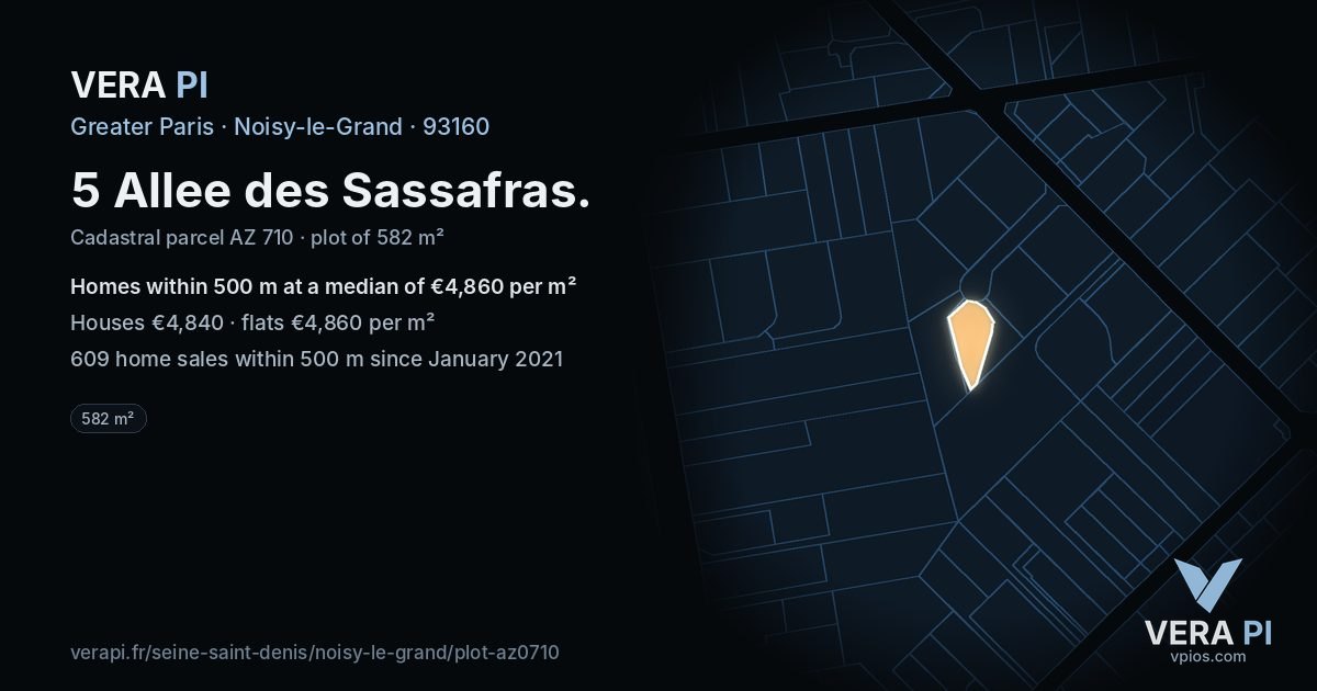 5 Allee des Sassafras, Noisy-le-Grand at night – the plot lit, the parcels around coloured by the prices near them