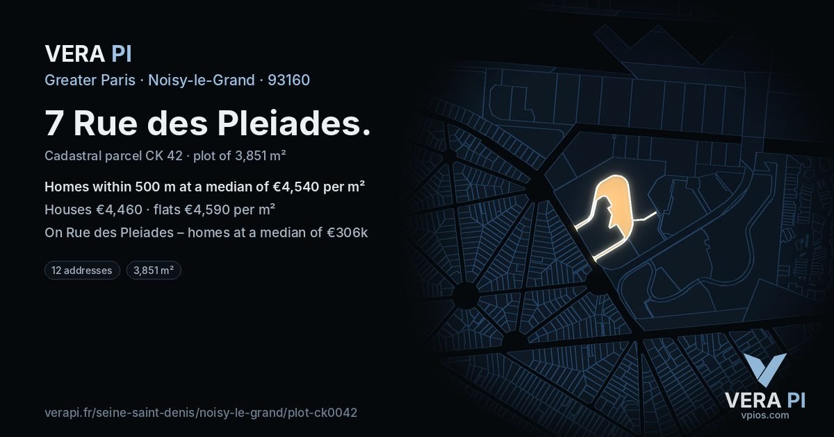 7 Rue des Pleiades, Noisy-le-Grand at night – the plot lit, the parcels around coloured by the prices near them