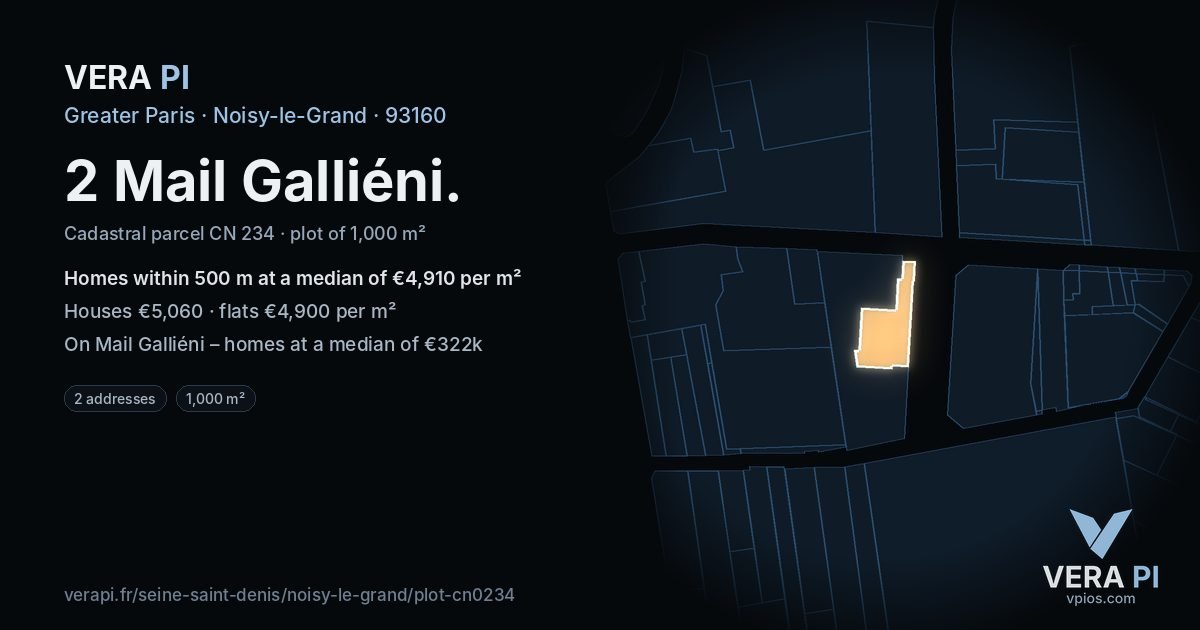 2 Mail Galliéni, Noisy-le-Grand at night – the plot lit, the parcels around coloured by the prices near them