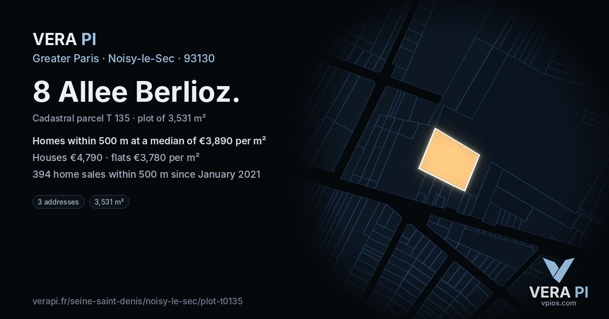 8 Allee Berlioz, Noisy-le-Sec at night – the plot lit, the parcels around coloured by the prices near them