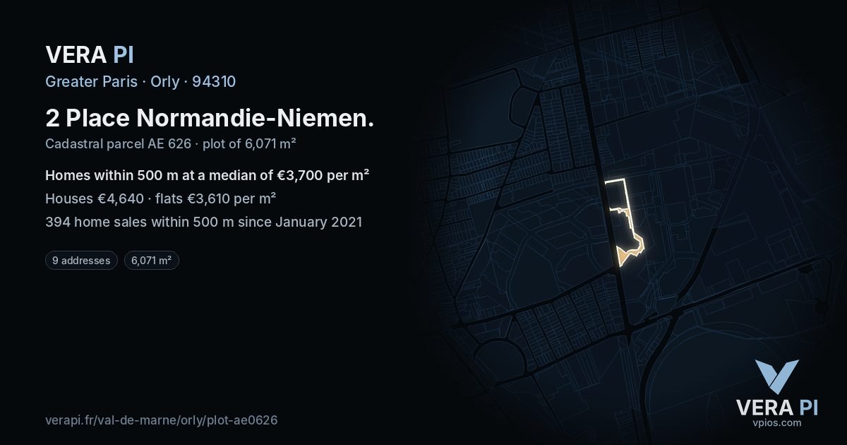2 Place Normandie-Niemen, Orly at night – the plot lit, the parcels around coloured by the prices near them