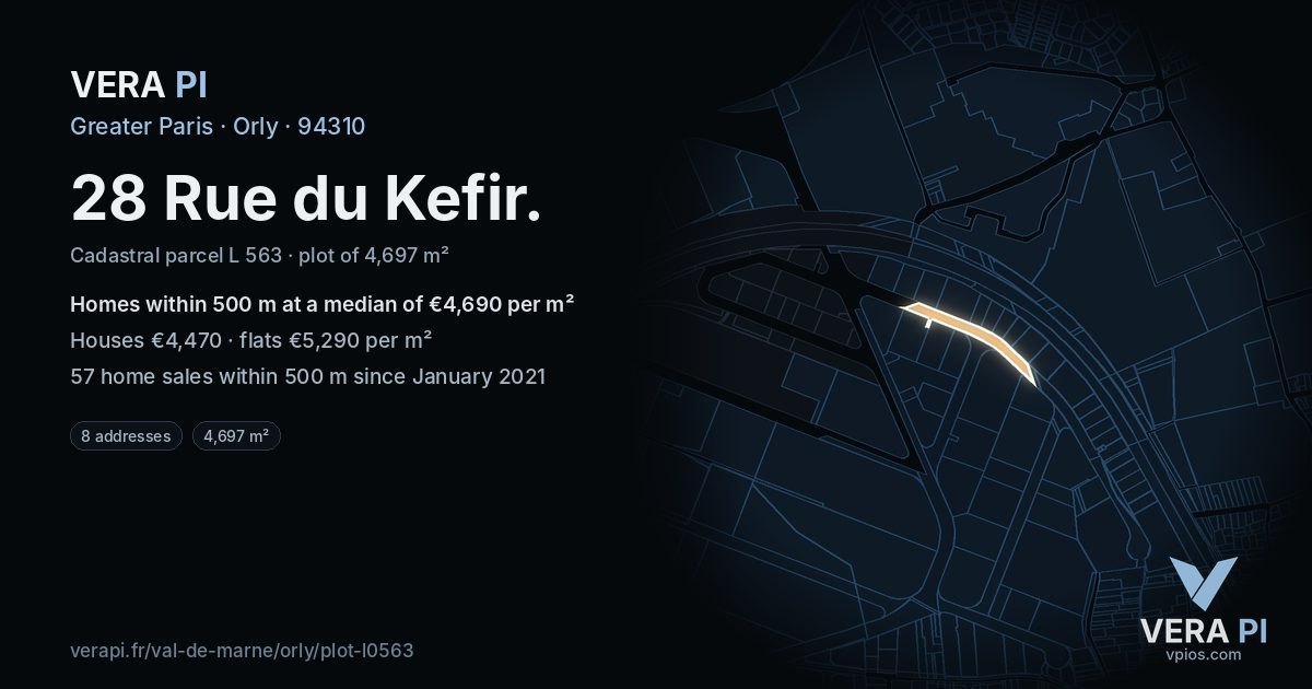 28 Rue du Kefir, Orly at night – the plot lit, the parcels around coloured by the prices near them