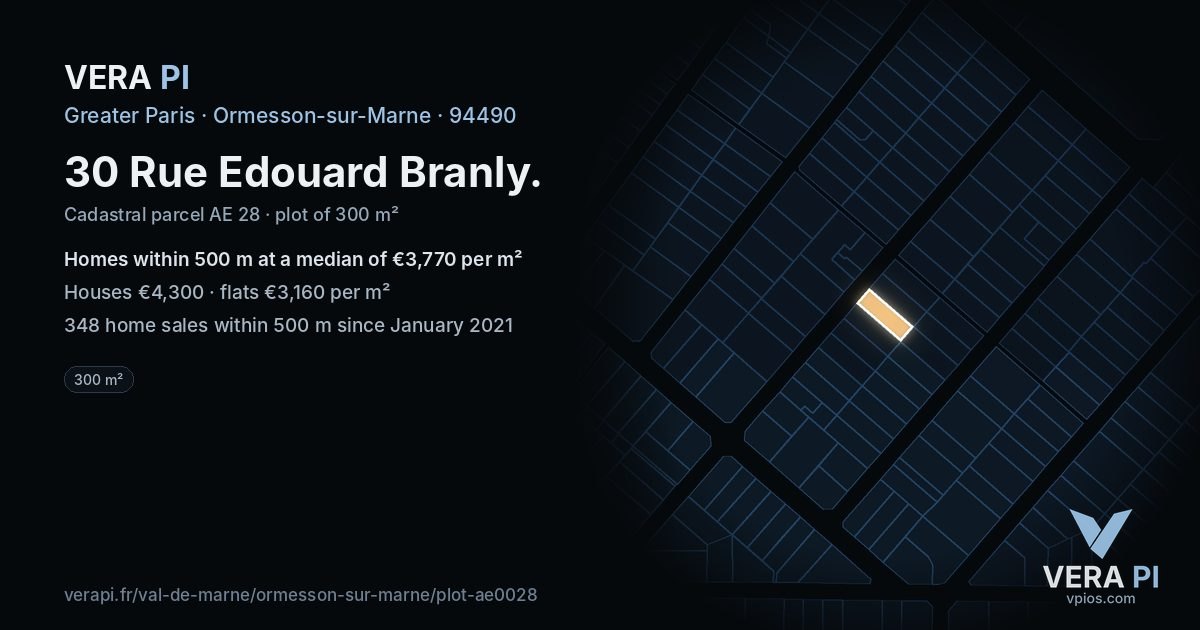 30 Rue Edouard Branly, Ormesson-sur-Marne at night – the plot lit, the parcels around coloured by the prices near them