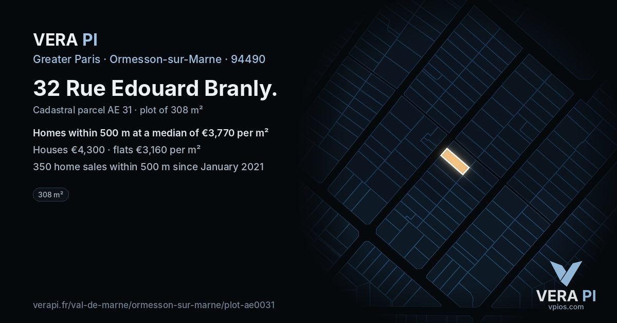 32 Rue Edouard Branly, Ormesson-sur-Marne at night – the plot lit, the parcels around coloured by the prices near them
