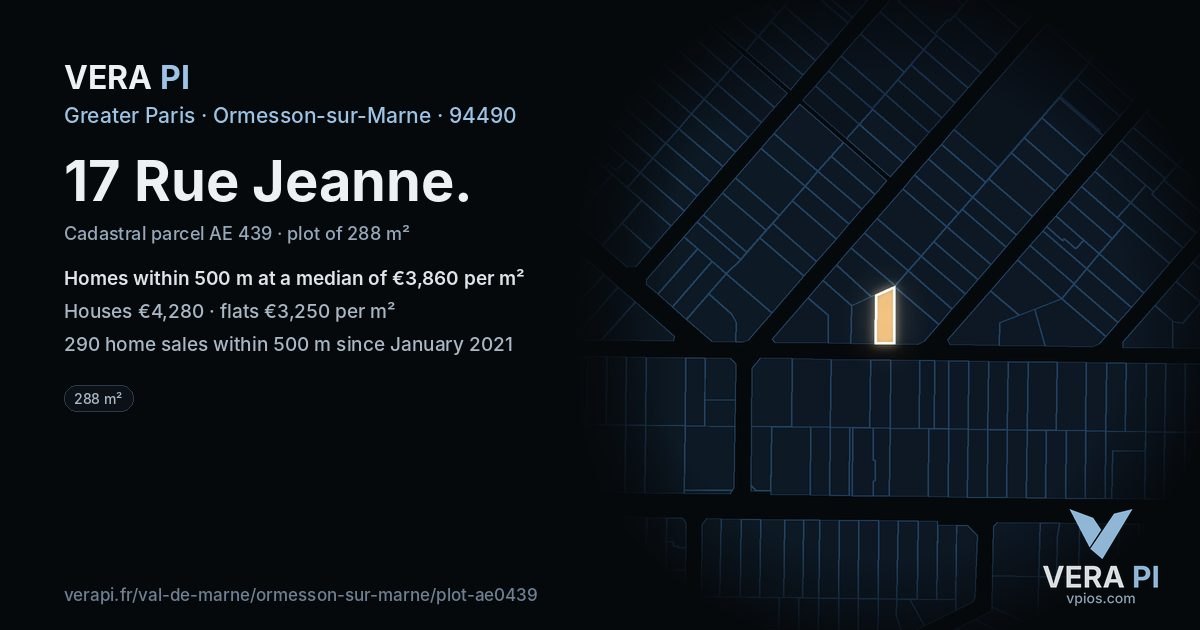 17 Rue Jeanne, Ormesson-sur-Marne at night – the plot lit, the parcels around coloured by the prices near them