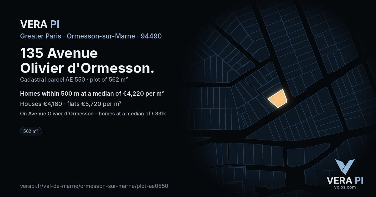 135 Avenue Olivier d'Ormesson, Ormesson-sur-Marne at night – the plot lit, the parcels around coloured by the prices near them