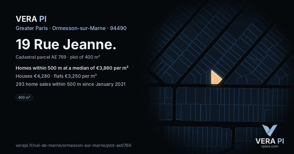 19 Rue Jeanne, Ormesson-sur-Marne at night – the plot lit, the parcels around coloured by the prices near them