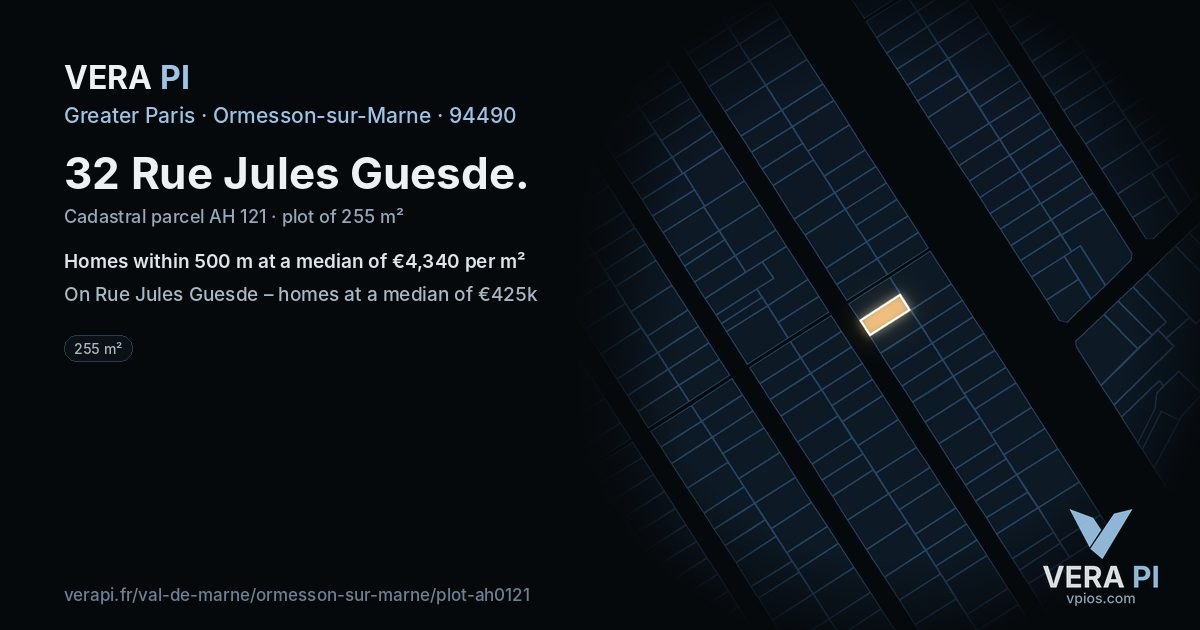 32 Rue Jules Guesde, Ormesson-sur-Marne at night – the plot lit, the parcels around coloured by the prices near them