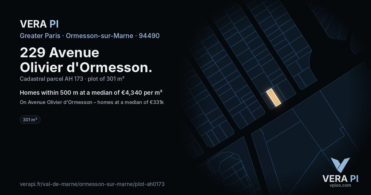 229 Avenue Olivier d'Ormesson, Ormesson-sur-Marne at night – the plot lit, the parcels around coloured by the prices near them