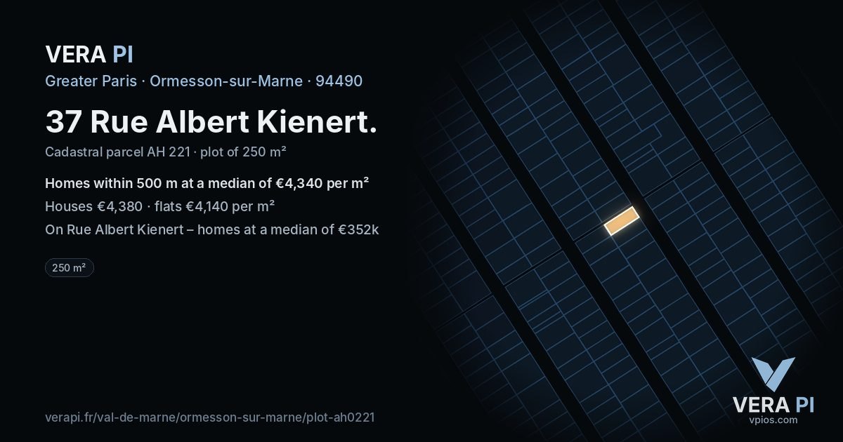 37 Rue Albert Kienert, Ormesson-sur-Marne at night – the plot lit, the parcels around coloured by the prices near them