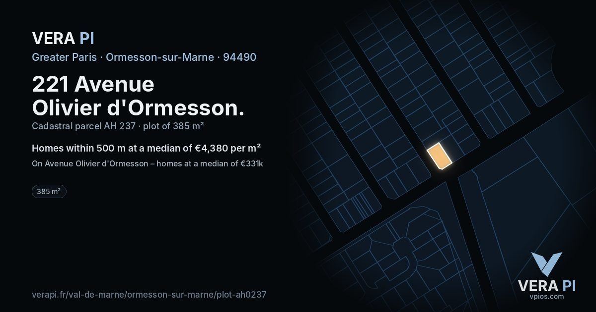 221 Avenue Olivier d'Ormesson, Ormesson-sur-Marne at night – the plot lit, the parcels around coloured by the prices near them