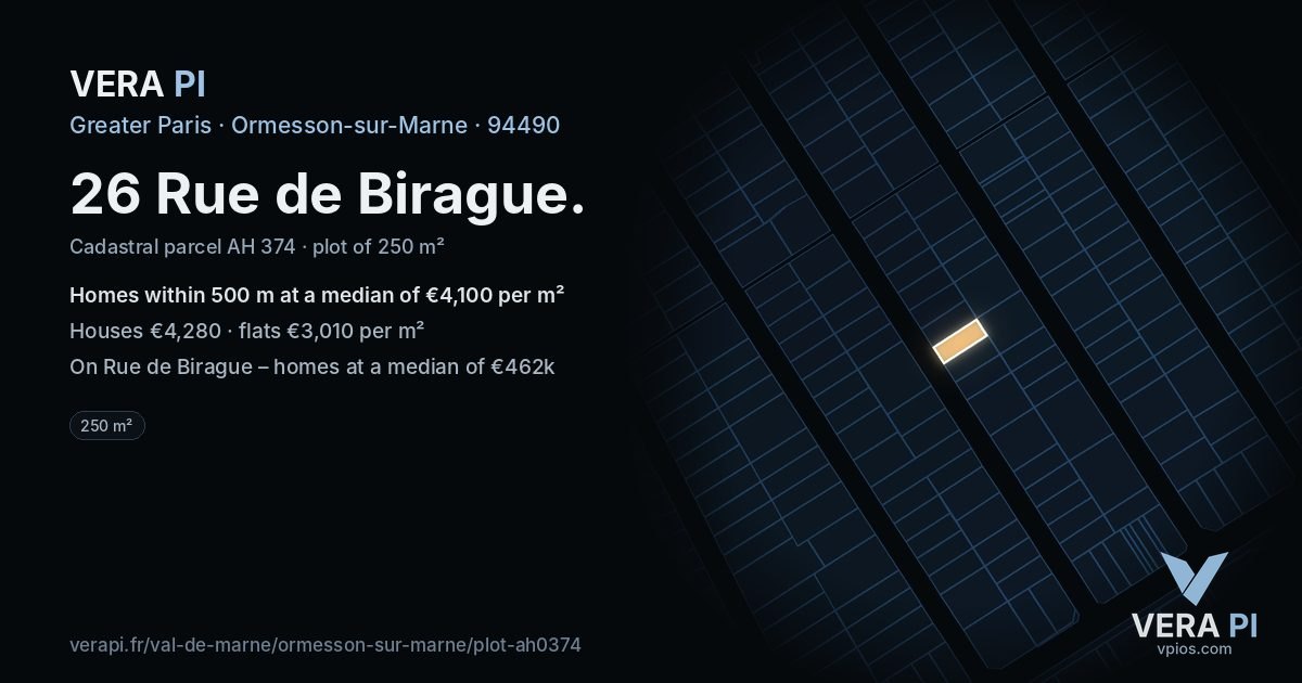 26 Rue de Birague, Ormesson-sur-Marne at night – the plot lit, the parcels around coloured by the prices near them