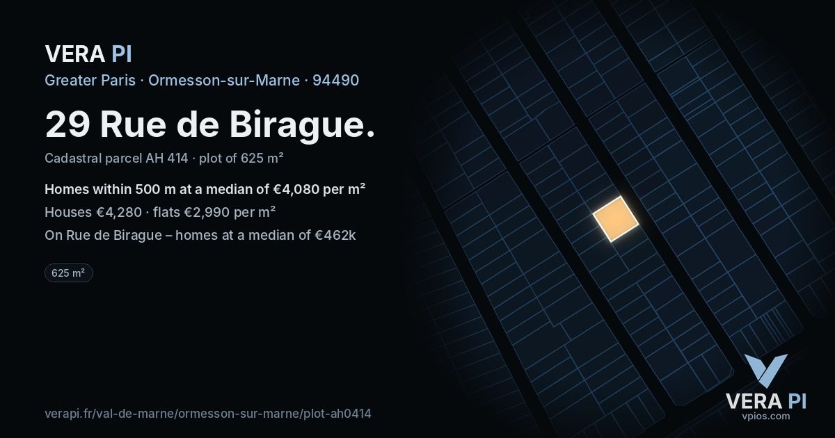 29 Rue de Birague, Ormesson-sur-Marne at night – the plot lit, the parcels around coloured by the prices near them