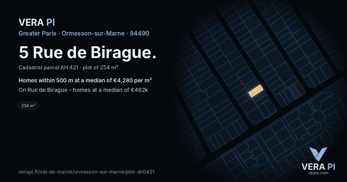 5 Rue de Birague, Ormesson-sur-Marne at night – the plot lit, the parcels around coloured by the prices near them