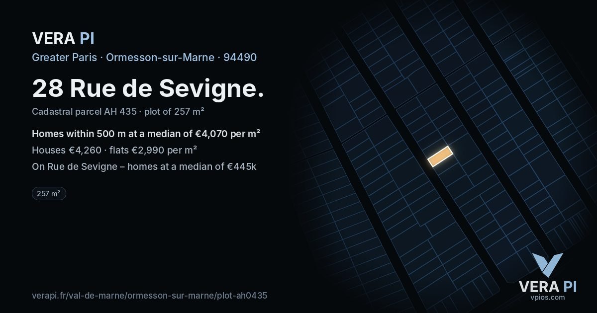 28 Rue de Sevigne, Ormesson-sur-Marne at night – the plot lit, the parcels around coloured by the prices near them